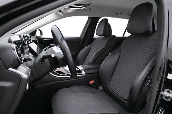 Mercedes-Benz C300 10 of 27