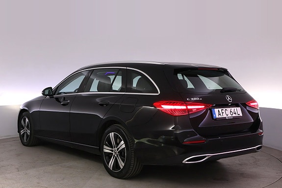 Mercedes-Benz C300 4 of 27
