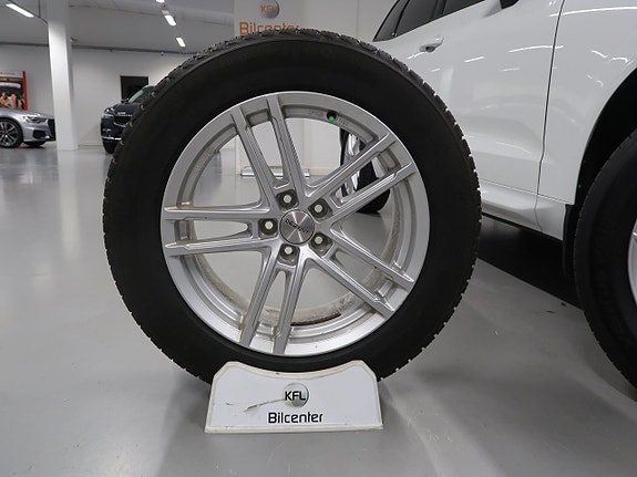Volvo XC60 14 of 30