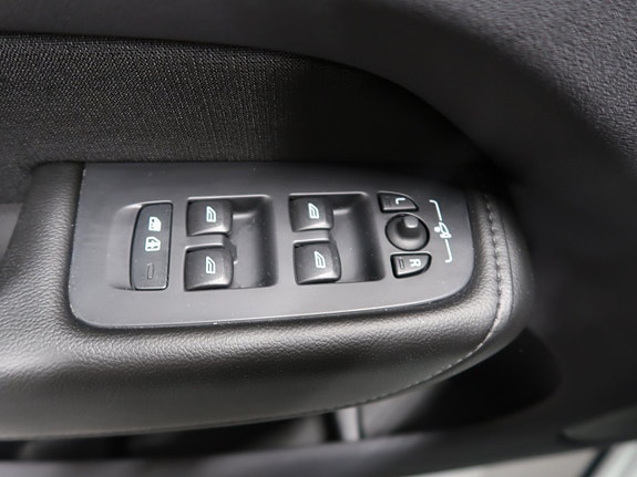 Volvo XC60 30 of 30
