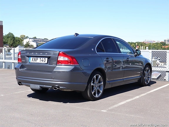 Volvo S80 4 of 5