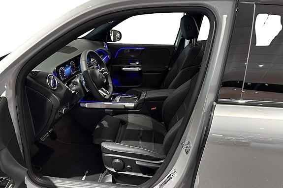 Mercedes-Benz GLB200 11 of 12