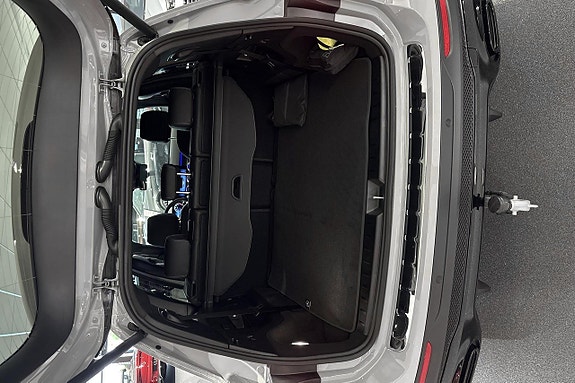 Mercedes-Benz GLB200 12 of 12