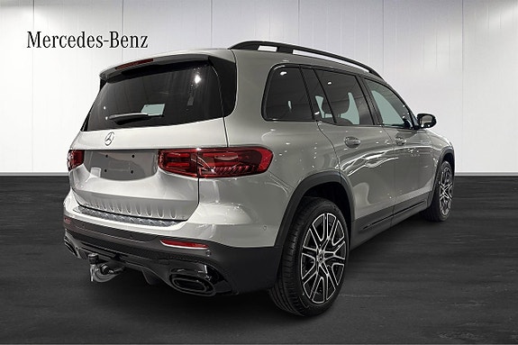 Mercedes-Benz GLB200 4 of 12
