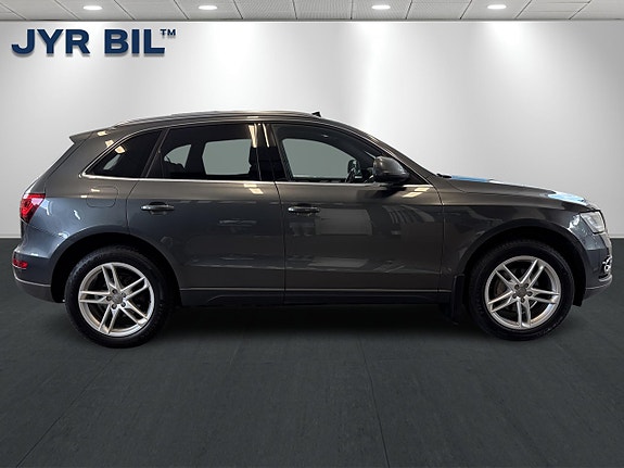 Audi Q5 2 of 5