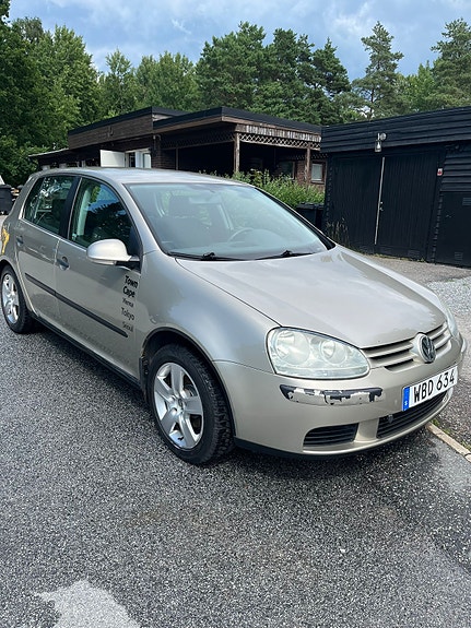 Volkswagen Golf V 4 of 5