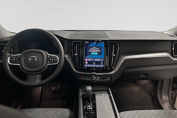 Volvo XC60 5 of 8