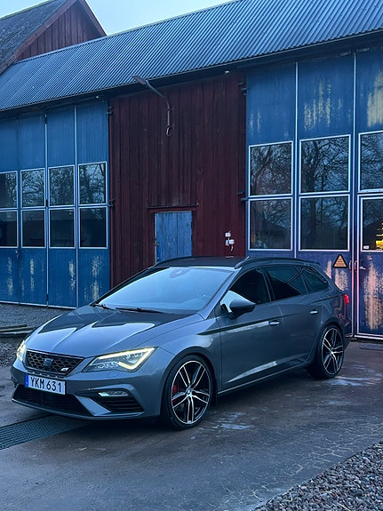 Seat Leon 3 of 5