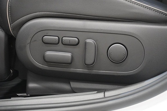 Hyundai IONIQ 8 of 17