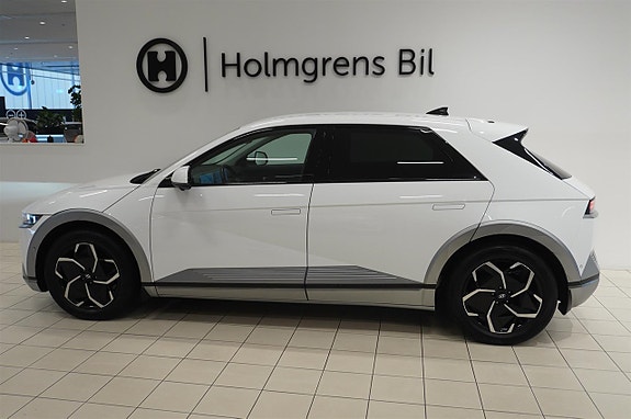 Hyundai IONIQ 3 of 17