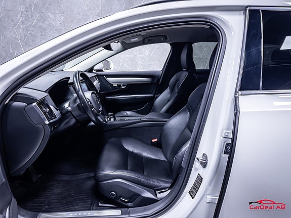 Volvo V90 10 of 30
