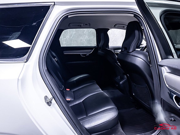 Volvo V90 16 of 30