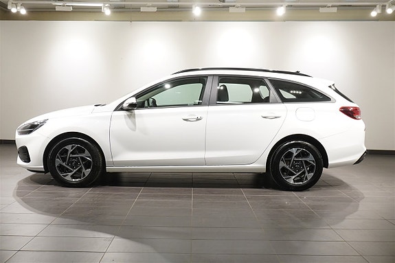 Hyundai i30 2 of 15