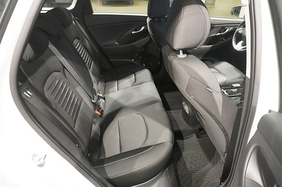 Hyundai i30 8 of 15