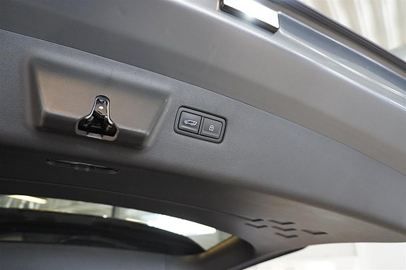 Hyundai Santa Fe 10 of 30