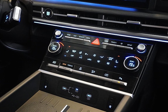 Hyundai Santa Fe 26 of 30