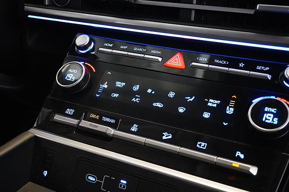 Hyundai Santa Fe 28 of 30