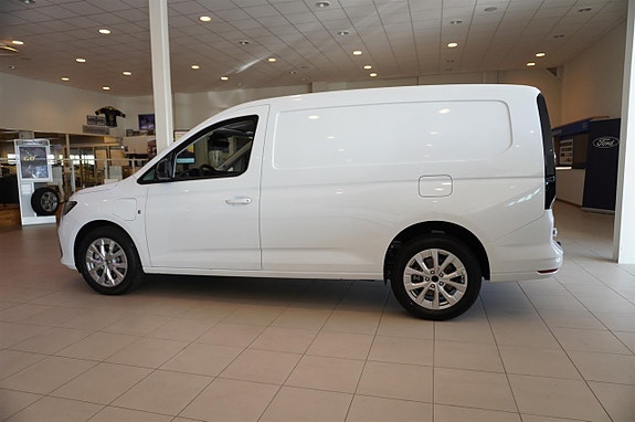Ford Transit Connect 5 of 12