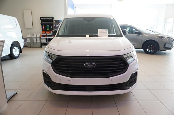 Ford Transit Connect 3 of 12