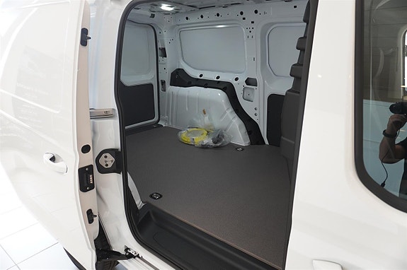Ford Transit Connect 9 of 12