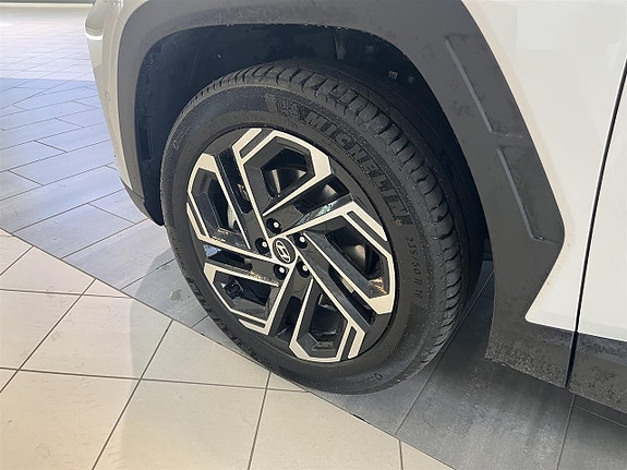 Hyundai Tucson 11 of 28