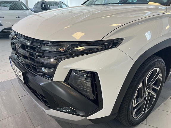 Hyundai Tucson 10 of 28