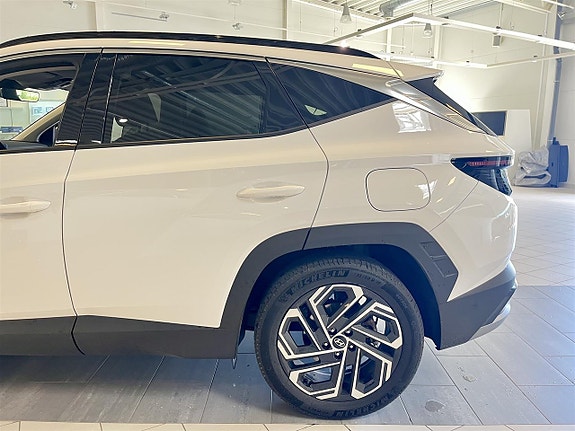 Hyundai Tucson 4 of 5