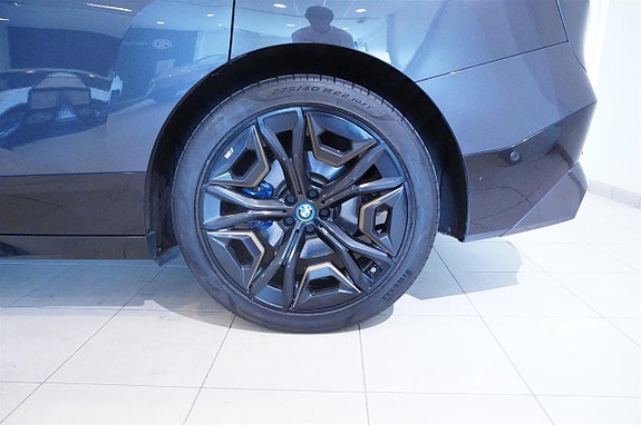 BMW iX 7 of 18