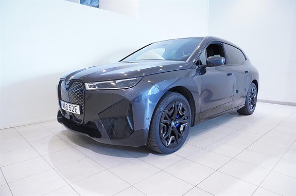 BMW iX 2 of 18