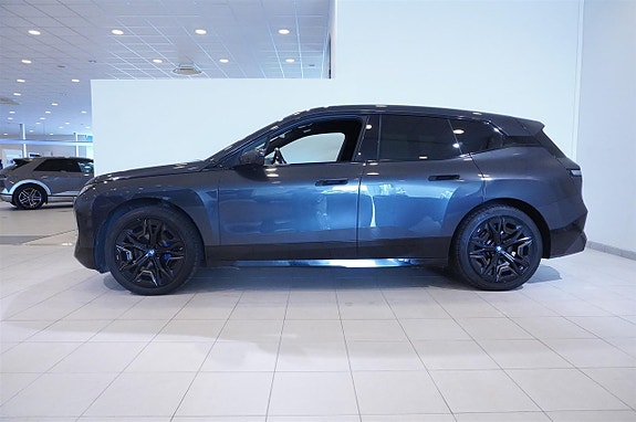 BMW iX 4 of 18