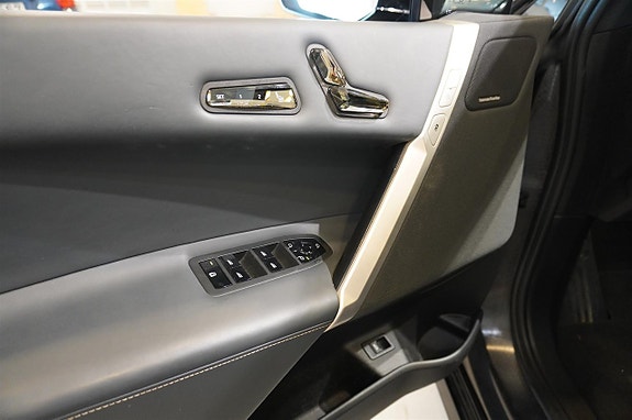 BMW iX 12 of 18