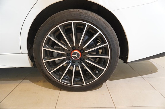 Mercedes-Benz C300 9 of 20
