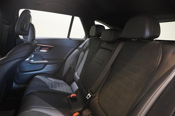 Mercedes-Benz C300 10 of 20