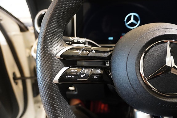 Mercedes-Benz C300 16 of 20