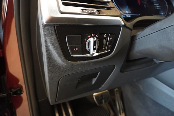 BMW iX3 12 of 17