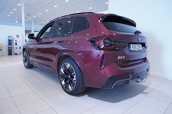 BMW iX3 6 of 17