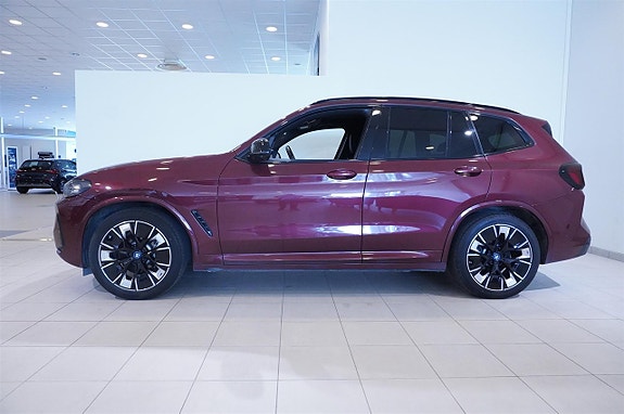 BMW iX3 4 of 17