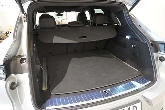 Porsche Cayenne 6 of 26