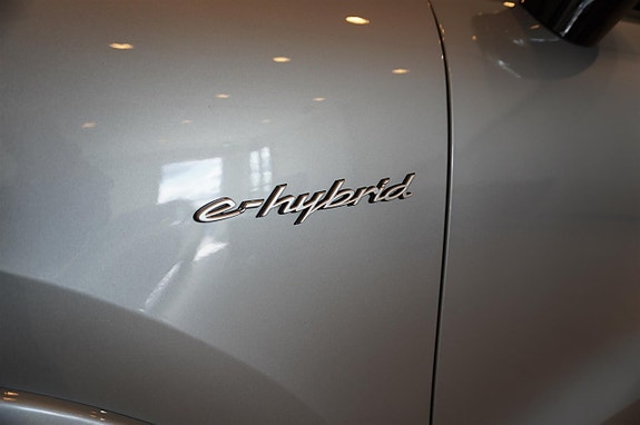 Porsche Cayenne 24 of 26