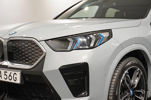 BMW iX2 9 of 16