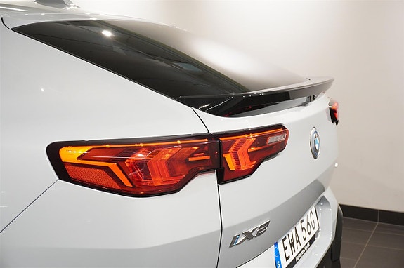 BMW iX2 11 of 16
