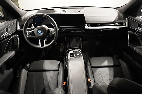 BMW iX2 12 of 16