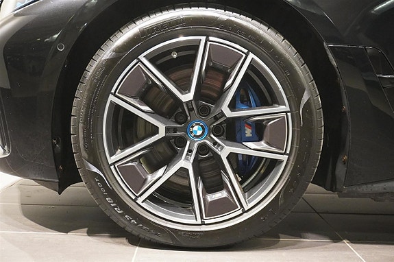 BMW i4 7 of 14