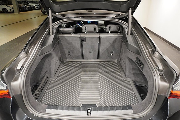 BMW i4 6 of 14