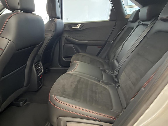 Ford Kuga 5 of 9