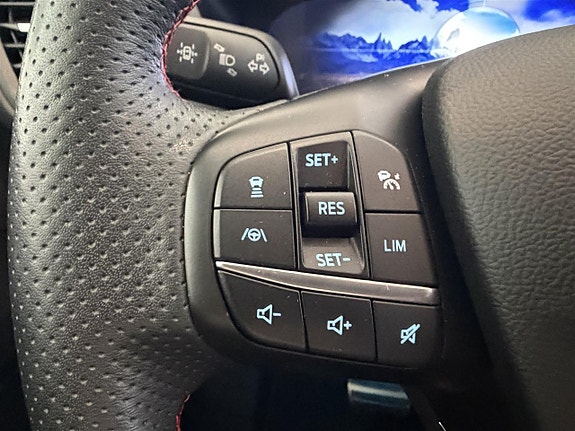 Ford Kuga 7 of 9