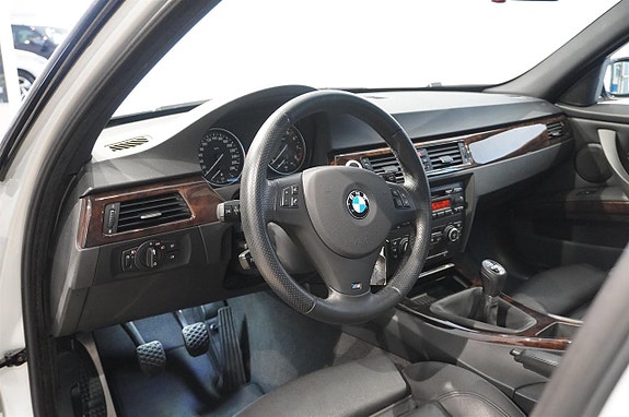 BMW 335i 13 of 19