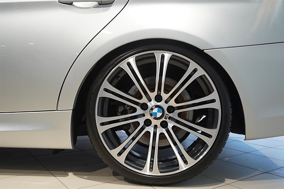 BMW 335i 9 of 19