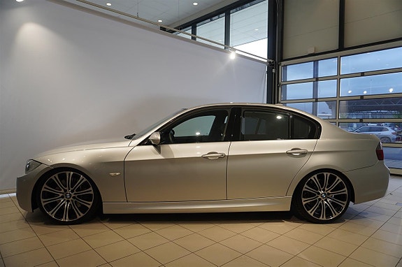 BMW 335i 3 of 19