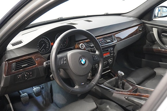 BMW 335i 2 of 19